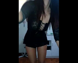 Huge-chested gf from Canada dancing fully bare in front of