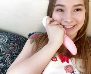 ultra-cute woman drains off a taut puss and pops